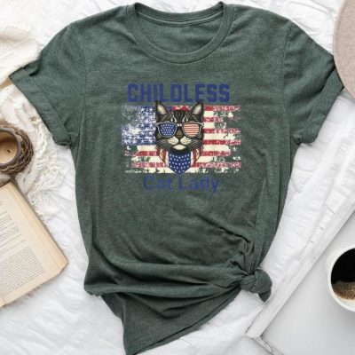 Childless Cat Lady Votes For Women Cat Lover Feminist Unisex T-shirt Cotton Tee