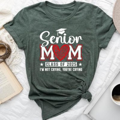 Senior Mom 2025 Class Of 2025 I'm Not Crying Leopard Heart Unisex T-shirt Cotton Tee